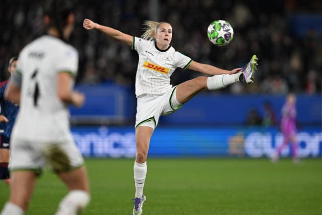 251217 OHL vs Arsenal Saar Janssen (2) of OH Leuven pictured during the Uefa Women™s Champions League 6th matchday in the League phase game in season 2025 - 2026 between Oud Heverlee Leuven - OHL and Arsenal FC on December 17 , 2025 in Leuven, Belgium. (Photo by David Catry Isosport) Leuven Belgium  Copyright: xDavidxCatryx 20251217DSC_3445