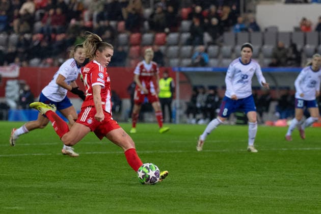 Georgia Stanway 31 FC Bayern in action at the UEFA Womens Champions League match FC Bayern Munich Valerenga IF on 17 12 2025 Munich FC Bayern Campus Bayern Germany