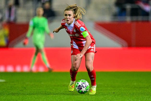 Georgia STANWAY FC Bayern, FCB, 31 on the ball, 17 12 2025, Munich Germany , Football, UEFA Womens Champions League, League Phase 6 Matchday, FC Bayern München Valerenga IF xslx