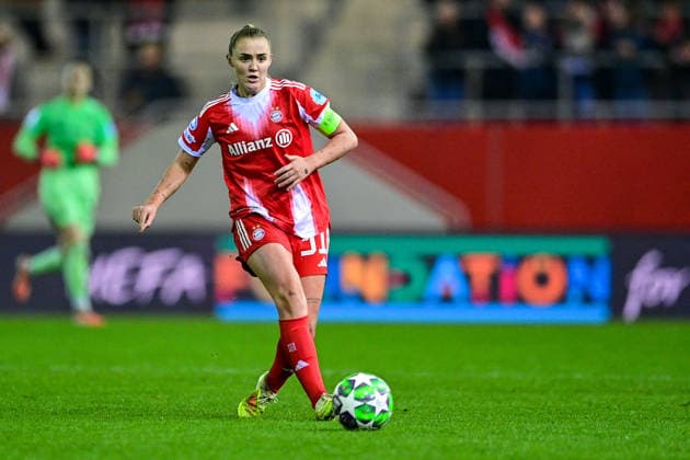 Georgia STANWAY FC Bayern, FCB, 31 on the ball, 17 12 2025, Munich Germany , Football, UEFA Womens Champions League, League Phase 6 Matchday, FC Bayern München Valerenga IF xslx