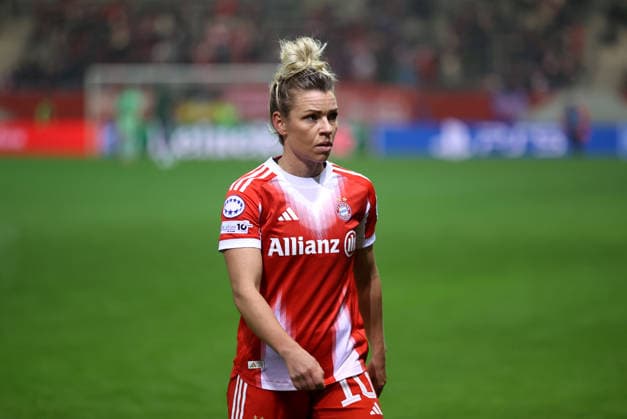 Football, Women, Women Champions League, Matchday 3, Season 2025 2026, FC Bayern Munich Valerengal, Valerenga, Campus Linda Dallmann FC Bayern Munich standing, head, upper body