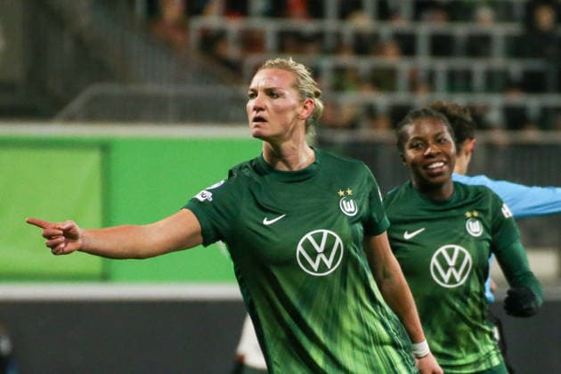 17 12 2025, xgrfx, Football UEFA WomenÂs Champions League, VfL Wolfsburg FC Chelsea v l Tor, Alexandra Popp VfL Wolfsburg DFL DFB REGULATIONS PROHIBIT ANY USE OF PHOTOGRAPHS as IMAGE SEQUENCES and or QUASI VIDEO Wolfsburg