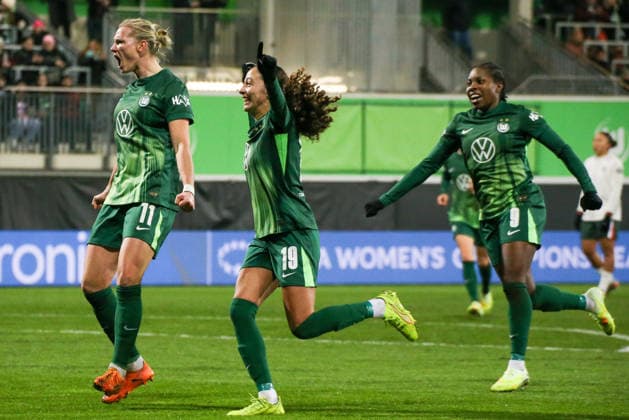 17 12 2025, xgrfx, Football UEFA WomenÂs Champions League, VfL Wolfsburg FC Chelsea v l Tor, Alexandra Popp VfL Wolfsburg DFL DFB REGULATIONS PROHIBIT ANY USE OF PHOTOGRAPHS as IMAGE SEQUENCES and or QUASI VIDEO Wolfsburg