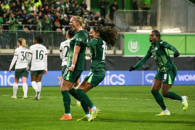 17 12 2025, xgrfx, Football UEFA WomenÂs Champions League, VfL Wolfsburg FC Chelsea v l Tor, Alexandra Popp VfL Wolfsburg DFL DFB REGULATIONS PROHIBIT ANY USE OF PHOTOGRAPHS as IMAGE SEQUENCES and or QUASI VIDEO Wolfsburg