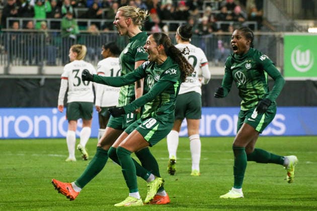 17 12 2025, xgrfx, Football UEFA WomenÂs Champions League, VfL Wolfsburg FC Chelsea v l Tor, Alexandra Popp VfL Wolfsburg DFL DFB REGULATIONS PROHIBIT ANY USE OF PHOTOGRAPHS as IMAGE SEQUENCES and or QUASI VIDEO Wolfsburg