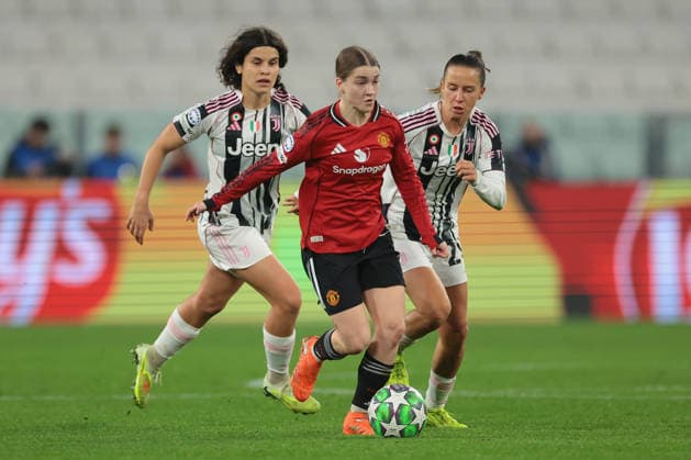 Turin, Italy, 17th December 2025. Jess Park of Manchester United, ManU is pursued by Eva Schatzer and Tatiana Pinto of Juventus during the Juventus Women vs Manchester United Women UEFA Womens Champions League match at Juventus Stadium, Turin. Picture credit should read: Jonathan Moscrop Sportimage EDITORIAL USE ONLY. No use with unauthorised audio, video, data, fixture lists, club league logos or live services. Online in-match use limited to 120 images, no video emulation. No use in betting, games or single club league player publications. SPI_025_JM_JUVE_MANUTD_UWCL SPI-4364-0025