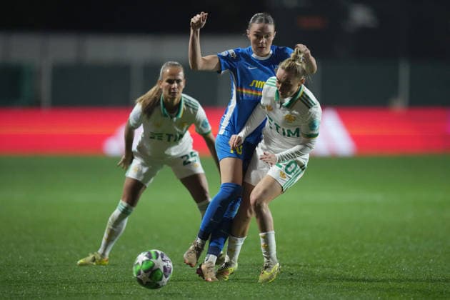 St. Polten s Kess Elmore AS Roma s Giada Greggi during the Uefa Women™s Champions League soccer match between Roma and St. Pölten at the Rome s Tre Fontane stadium, Italy - Wednesday December 17, 2025 - Soccer ( Photo by Alfredo Falcone LaPresse )  Copyright: xAlfredoxFalcone LaPressex