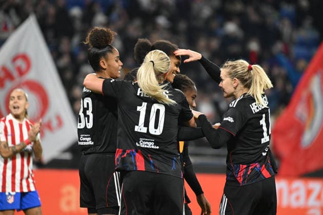 Football : OL Lyonnes v Atletico Madrid - UEFA Womens champions league Wendie RENARD of Lyon scoring goal during the UEFA Womens champions league match between OL Lyonnes and Atletico Madrid at Groupama Stadium Decines Charpieu Lyon France on December 17, 2025 LYONFrance  Copyright: xMouradxAllilix