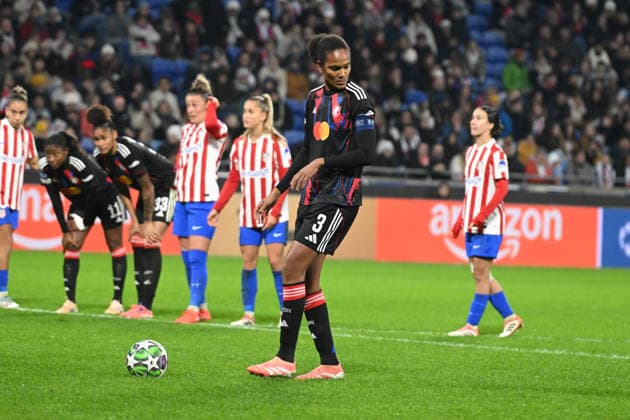 Football : OL Lyonnes v Atletico Madrid - UEFA Womens champions league Wendie RENARD of Lyon scoring goal during the UEFA Womens champions league match between OL Lyonnes and Atletico Madrid at Groupama Stadium Decines Charpieu Lyon France on December 17, 2025 LYONFrance  Copyright: xMouradxAllilix