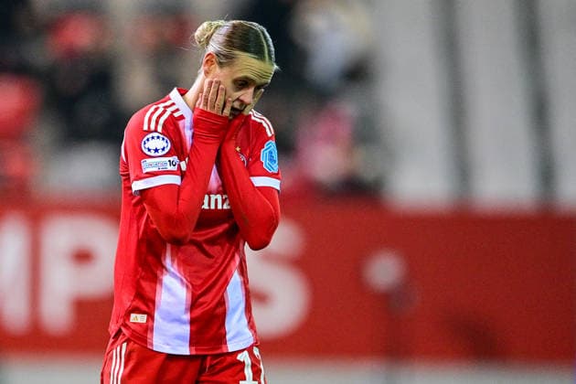 Klara BUEHL FC Bayern, FCB, 17 annoyed about a missed goal chance, looking disappointed, disappointment, frustration, disappointed, pessimistic, single image, action, action, 17 12 2025, Munich Germany , Football, UEFA Womens Champions League, League Phase 6 Matchday, FC Bayern München Valerenga IF xslx