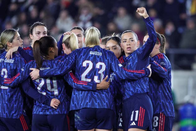 251217 UWCL OH Leuven vs Arsenal Arsenal players celebrating the goal of Beth Mead (9) of Arsenal (0-2) during the soccer match between OH Leuven (BEL) and Arsenal (ENG), league phase match day 6, 2025-2026 season of UEFA Womens Champions League , on Wednesday 17 December 2025 in LEUVEN , Belgium . PHOTO SPORTPIX Sevil Oktem LEUVEN Belgium  Copyright: xSevilxOktemx SOK-1120