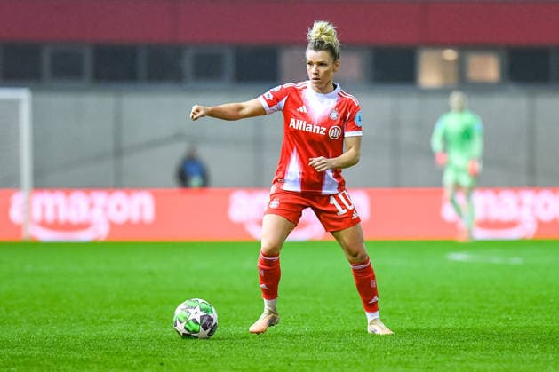 Linda Dallmann 10 FC Bayern in action at the UEFA Womens Champions League match FC Bayern Munich Valerenga IF on 17 12 2025 Munich FC Bayern Campus Bayern Germany