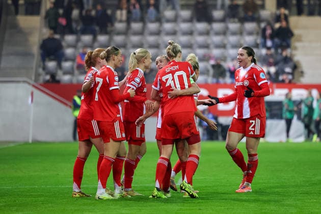 Celebration for the 3-0 goal by Pernille Harder FC Bayern Muenchen, 21 , GER, FC Bayern Muenchen vs Valerenga IF, Football, UEFA Womens Champions League, League phase, Matchday 6, 2025 2026 season, 17 12 2025, GER, FC Bayern Muenchen vs Valerenga IF, Football, UEFA Womens Champions League, League phase, Matchday 6, 2025 2026 season, 17 12 2025 Muenchen Copyright: xEibner-Pressefoto JennixMaulx EP_JML