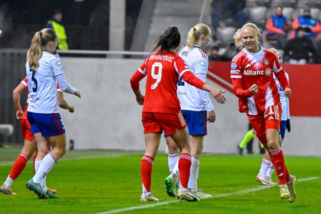 from left Jovana DAMNJANOVIC FC Bayern, FCB, 9 and goal scorer Pernille HARDER FC Bayern, FCB, 21 with goal celebration, jubilation, goal celebration, celebrate the goal, goal, celebration, jubilation about the goal to 3 0, optimistic, action, action, Valerenga players looking disappointed, disappointment, frustration, disappointed, pessimistic, 17 12 2025, Munich Germany , Football, UEFA Womens Champions League, League Phase 6 Matchday, FC Bayern München Valerenga IF xslx