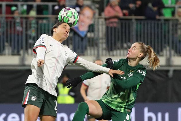 VfL vs Chelsea, CL Women Wolfsburg, 17 12 2025, FOOTBALL VfL Wolfsburg vs FC Chelsea, Champions League Women, Season 2025 26 Lucy Bronze Chelsea , Janina Minge VfL Wolfsburg Wolfsburg