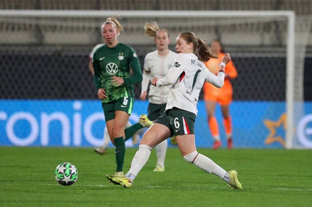VfL vs Chelsea, CL Women Wolfsburg, 17 12 2025, FOOTBALL VfL Wolfsburg vs FC Chelsea, Champions League Women, Season 2025 26 Sjoeke Nüsken Chelsea Wolfsburg