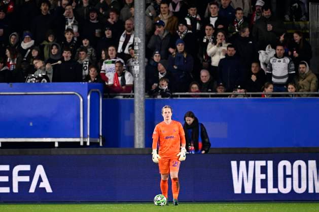 OH Leuven v Arsenal - UEFA Women s Champions League LEUVEN, BELGIUM - DECEMBER 17 : Seynhaeve Lowiese goalkeeper of OH Leuven during the UEFA Women s Champions League 2025 26 League Phase MD6 match between OH Leuven and Arsenal on December 17, 2025 in Leuven, Belgium, 17 12 2025 Leuven Belgium  Copyright: xTomasxSiskx