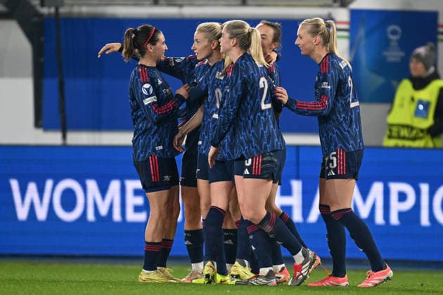 251217 OHL vs Arsenal Caitlin Foord (19) of Arsenal celebrates after scoring the 0-3 goal during the Uefa Women™s Champions League 6th matchday in the League phase game in season 2025 - 2026 between Oud Heverlee Leuven - OHL and Arsenal FC on December 17 , 2025 in Leuven, Belgium. (Photo by David Catry Isosport) Leuven Belgium  Copyright: xDavidxCatryx 20251217DSC_4518