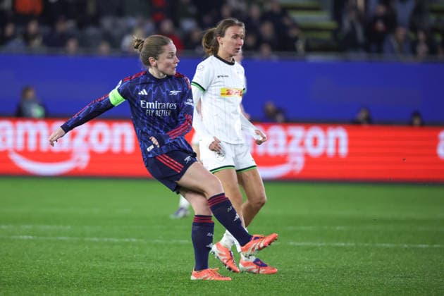 251217 UWCL OH Leuven vs Arsenal Kim Little (10) of Arsenal pictured during the soccer match between OH Leuven (BEL) and Arsenal (ENG), league phase match day 6, 2025-2026 season of UEFA Womens Champions League , on Wednesday 17 December 2025 in LEUVEN , Belgium . PHOTO SPORTPIX Sevil Oktem LEUVEN Belgium  Copyright: xSevilxOktemx SOK-1827
