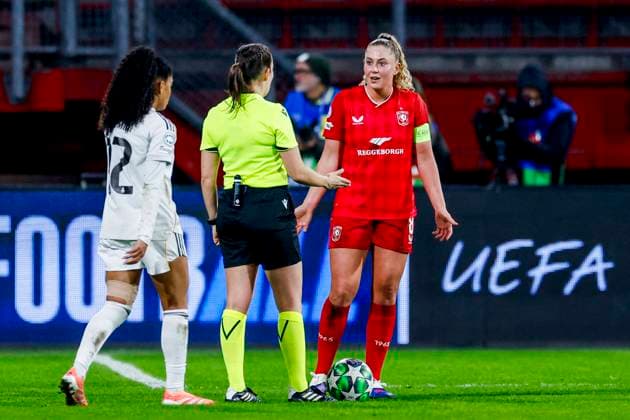 Danique van Ginkel of FC Twente gestures FC Twente v Real Madrid CF, UEFA Women s Champions League 2025 26 League Phase MD6, FC Twente v Real Madrid CF, FC Twente Stadium, December 17, 2025, Enschede, Netherlands.