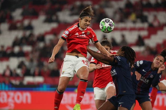 Carole Costa ( SL Benfica Womens team ) in action during the match between SL Benfica Womens team and PSG Womens team, valid for Womens Champions League 2025 2026 at Estadio do Lisboa e Benfica on 17 December 2025. Lisboa Estadio do Sport Lisboa de Benfica Lisboa Portugal Copyright: xIMAGOx xPRIMExSPORTSxIMAGESx xFILIPExOLIVEIRAx