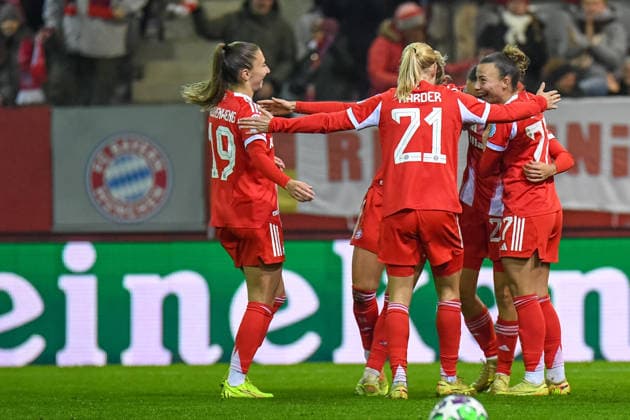 Katharina Naschenweng 19 FC Bayern , Pernille Harder 21 Bayern , Klara Bühl 17 FC Bayern and Arianna Caruso 27 Bayern celebrate the 4-0 goal in the UEFA Womens Champions League match FC Bayern Munich Valerenga IF on 17 12 2025 Munich FC Bayern Campus Bayern Germany