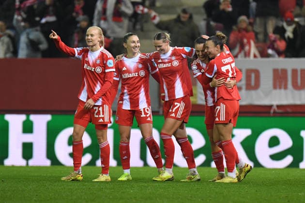 Katharina Naschenweng 19 FC Bayern , Pernille Harder 21 Bayern , Klara Bühl 17 FC Bayern and Arianna Caruso 27 Bayern celebrate the 4-0 goal in the UEFA Womens Champions League match FC Bayern Munich Valerenga IF on 17 12 2025 Munich FC Bayern Campus Bayern Germany