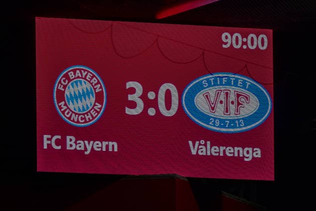 The scoreboard, video wall shows the final result, final score, 17 12 2025, Munich Germany , Football, UEFA Womens Champions League, League phase 6 matchday, FC Bayern München Valerenga IF xslx