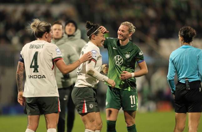 Photo Lucy BRONZE Chelsea suffered a minor injury after a foul by Alexandra POPP and needed treatment Football Womens Champions League on Wed 17 12 2025 VfL Wolfsburg FC Chelsea 1 2