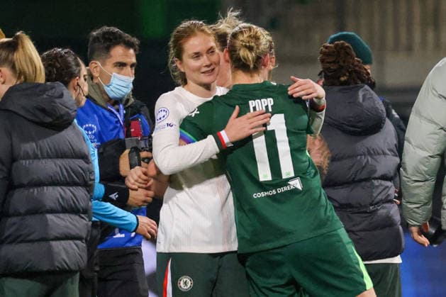 Wolfsburg, Germany 17 December 2025 Champions League Women 2025 2026 VfL Wolfsburg vs FC Chelsea Pictured from left Sjoeke Nüsken Nuesken FCW and Alexandra Popp VfL embrace after the Champions League match in Wolfsburg AOK Stadion Niedersachsen Copyright: xFotostandx xFantinix