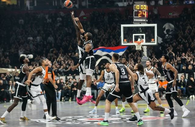 Partizan Mozzart Bet Belgrade v Virtus Bologna - Euroleague BELGRADE, SERBIA - DECEMBER 17: Players in action during the EuroLeague Regular Season Round 16 match between Partizan Mozzart Bet Belgrade and Virtus Bologna at Belgrade Arena on December 17, 2025 in Belgrade, Serbia. Filip Stevanovic Anadolu Belgrade Serbia. Editorial use only. Please get in touch for any other usage.  Copyright: x2025xAnadoluxFilipxStevanovicx