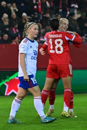 Womens soccer JUbel on the 1 0 by TANIKAWA Momoko in the UEFA Womens Champions League match between FC Bayern Munich and Valerenga Fotball Oslo on 17 12 2025, Germany, Bayern Munich FC Bayern Campus Bayern Germany