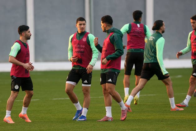 Training Of The Algerian National Football Team In Preparation For The 2025 AFCON Ibrahim Maza, an Algerian player, participates in a training session of the Algerian national football team in preparation for the 2025 Africa Cup of Nations in Morocco, in Algiers, Algeria, on December 17, 2025 Alger Algeria  Copyright: xAPPx originalFilename:app-notitle251217_npTNP.jpg