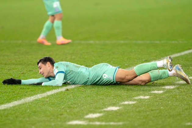 Georgios Koutsias, FCL, on the ground, FC Zurich FC Lugano, Super League, Football, 17 12 2025