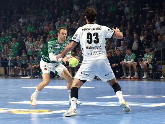 DEU, DHB, Cup, Fuechse Berlin vs THW Kiel, 18 12 2025, Max Schmeling Halle, Berlin, DEU, DHB, Cup, Fuechse Berlin vs THW Kiel, in the picture Mathias Gidsel Fuechse Berlin 19 , VERON NACINOVIC THW Kiel 93 nordphotoxGmbHx xEngler nph00076