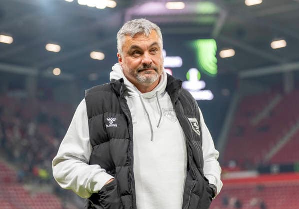 Thomas Reis Samsunspor, Trainer, Headcoach, Coach FSV Mainz 05 v Samsunspor Mainz, MEWA Arena, 18 12 25, GER, Herren, UEFA Europa Conference League, Season 2025 2026 UEFA regulations prohibit any use of photographs as image sequences and or quasi video Copyright: HMBxMedia xMarcoxBader