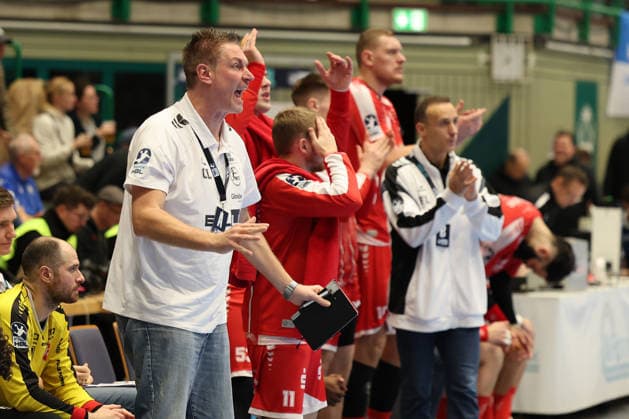 GER, 1 DHB Cup, quarter-final, Bergischer HC vs MT Melsungen, 18 12 2025, Unihalle, Wuppertal, GER, 1 DHB Cup, quarter-final, Bergischer HC vs MT Melsungen, , pictured Carsten Lichtlein MT Melsungen , goalkeeping coach nordphotoxGmBHx xMeuter nph00351