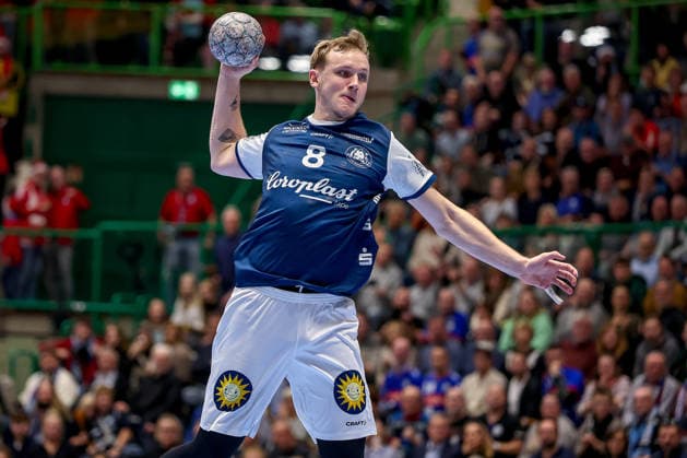 18 12 2025, Handball, Quarter-final DHB Cup, Bergischer HC MT Melsungen, Unihalle Wuppertal Nico Schöttle BHC 08 Nordrhein Westfalen Germany