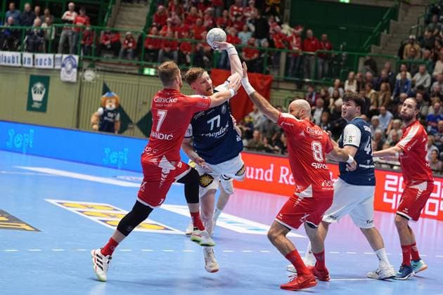 Scene with Johannes Wasielewski 77 Bergischer HC and Olle Forsell Schefvert 25 MT Melsungen Johannes Wasielewski 77 Bergischer HC and Olle Forsell Schefvert 25 MT Melsungen in a duel Copyright: xspeedshotx