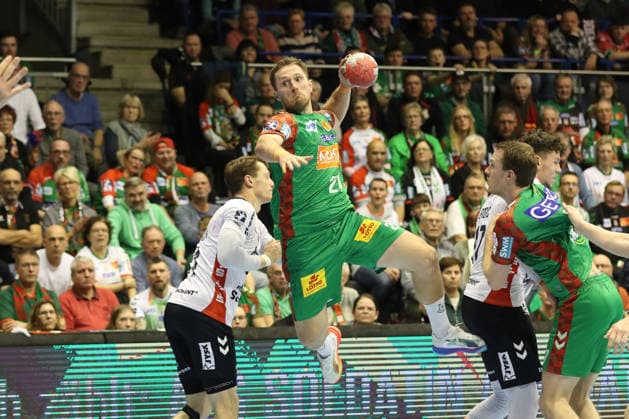 18 12 2025, xtgx, Handball, DHB Pokal Quarterfinal, SC Magdeburg SG Flensburg Handewitt v l Albin Lagergren Magdeburg, 21 throws goal, Torschuetze, scores goal, Treffer, scores the goal Magdeburg