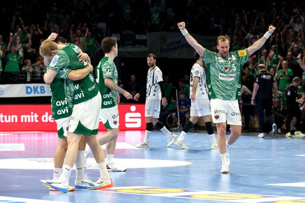 DEU, DHB, Cup, Fuechse Berlin vs THW Kiel, 18 12 2025, Max Schmeling Halle, Berlin, DEU, DHB, Cup, Fuechse Berlin vs THW Kiel, in the picture Fuechse player circle, Max Darj Fuechse Berlin 5 nordphotoxGmbHx xEngler nph00076