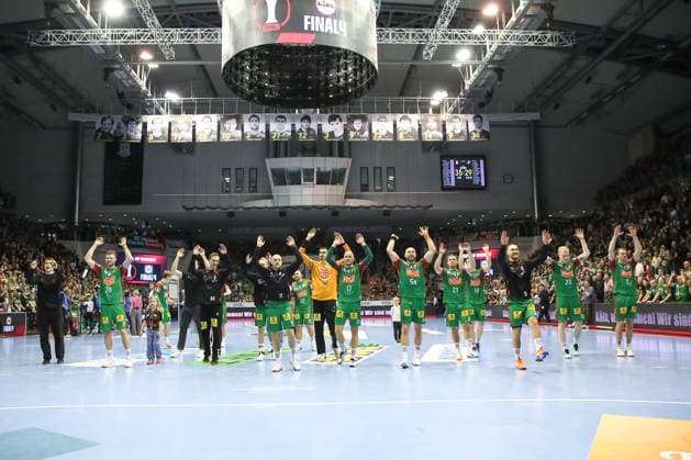 18 12 2025, xtgx, Handball, DHB Pokal quarter-final, SC Magdeburg SG Flensburg Handewitt v l Magdeburg Cheering about the victory, cheering after the end of the game Magdeburg