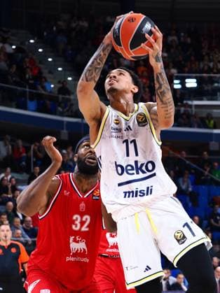 Brandon Boston Jr (Fenerbahce Beko Istanbul) during EA7 Emporio Armani Milano vs Fenerbahce Istanbul, Basketball Euroleague match in Assago (MI), Italy, December 18 2025  Copyright: xSavinoxPaolella IPAxSportx xipa-agency.netx xx IPA_69290160 IPA_Agency_IPA69290160