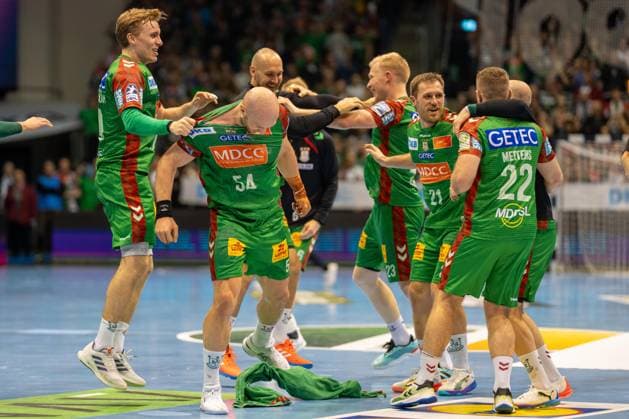 Germany Handball DHB Pokal 2025 26, quarter-final SC Magdeburg vs SG Flensburg Handewitt GETEC Arena Magdeburg Team final whistle cheers Copyright: xTomxLauruschkatx