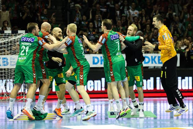 Cheering after the end of the game f l Albin Lagergren SC Magdeburg,21 , Oscar Bergendahl SC Magdeburg,54 , Christian O Sullivan SC Magdeburg,24 , Magnus Saugstrup SC Magdeburg,23 , Felix Claar SC Magdeburg,7 , Matthias Musche SC Magdeburg,6 , Matej Mandic SC Magdeburg,12 Quarterfinals Handball DHB Cup Season 2025 2026 SC Magdeburg vs SG Flensburg Handewitt at the GETEC Arena in Magdeburg Action,Handball,Germany,18 12 2025