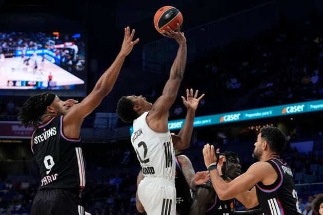 REAL MADRID v PARIS BASKETBALL. EUROLEAGUE 2025 2026. REGULAR SEASON. ROUND 17. Real Madrid s Theo Maledon (c) and Paris Basketball s Lamar Stevens, Amath M Baye, Mouhamed Faye and Jeremy Morgan during Euroleague Regular Season Round 17 match. December 18, 2025. (ALTERPHOTOS Acero) MadridSpain  Copyright: xAcerox
