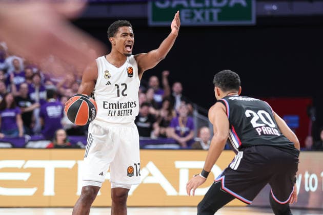 December 18, 2025, Madrid, Madrid, SPAIN: Theo Maledon of Real Madrid and Jeremy Morgan of Paris in action during the Turkish Airlines EuroLeague Regular Season Round 17 match between Real Madrid and Paris at Movistar Arena on December 18, 2025 in Madrid, Spain. Madrid SPAIN - ZUMAa181 20251218_zaa_a181_102 Copyright: xIrinaxR.xHipolitox