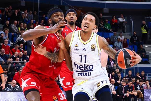 BASKET - Euroleague - EA7 Emporio Armani Milano vs Fenerbahce Istanbul Brandon Boston Jr (Fenerbahce Beko Istanbul) & Josh Nebo (EA7 Emporio Armani Olimpia Milano) during EA7 Emporio Armani Milano vs Fenerbahce Istanbul, Basketball Euroleague match in Assago (MI), Italy, December 18 2025 Assago (MI) Italy  Copyright: xIPAxSport ABACAx