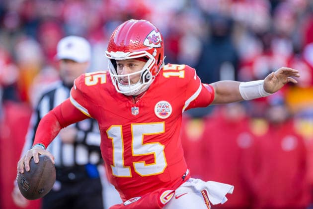 December 14, 2025 Kansas City, MO. U.S. - Kansas City Chiefs quarterback Patrick Mahomes (15) takes off down field in action during a National Football League football game between Los Angles Chargers and the Kansas City Chiefs on GEHA Field at Arrowhead Stadium in Kansas City MO..Los Angles won 16-13 .Attendance: 73073. Cal Media Kansas City United States of America - ZUMAc04_ 20251214_zma_c04_656 Copyright: xMichaelxSpomerx
