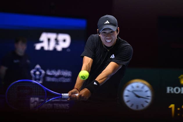 2025 ATP, Tennis Herren NextGen Finals - Jeddah Learner Tien from USA during his second round match at the 2025 ATP NextGen Finals in Jeddah, Saoudi Arabia, on December 18, 2025. Photo by Corinne Dubreuil ABACAPRESS.COM Jeddah Saudi Arabia  Copyright: xDubreuilxCorinne ABACAx